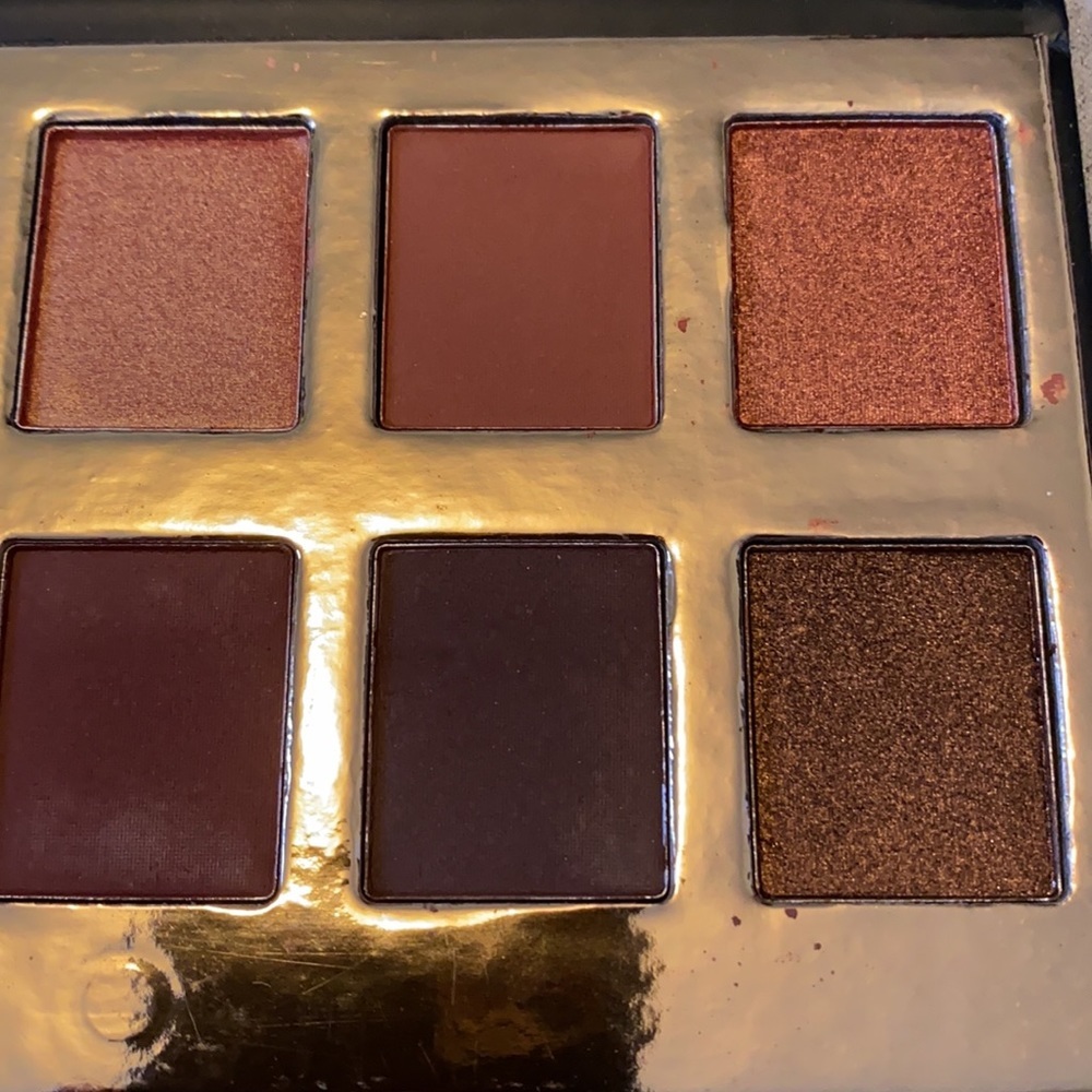 NWOB Crown pro eyeshadow palette - Picture 4 of 4